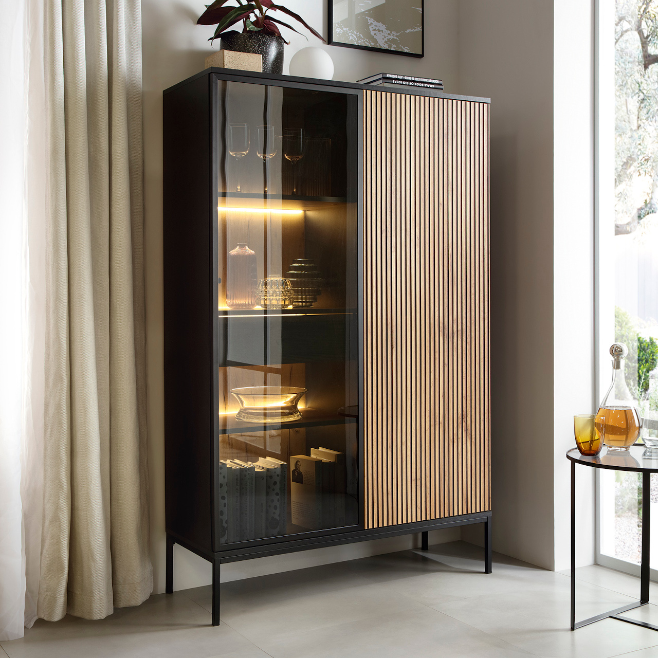 Display cabinet SENTO 02 black / wotan oak